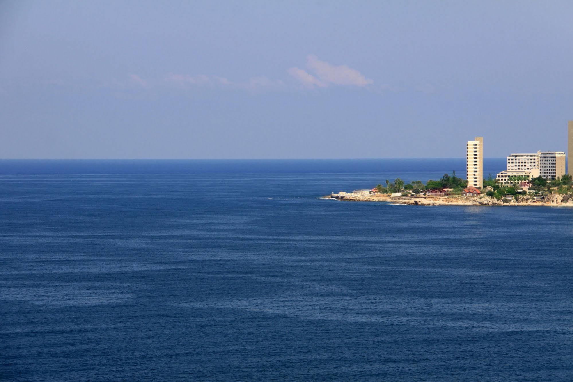 Rivoli Palace Hotell Jounieh Exteriör bild